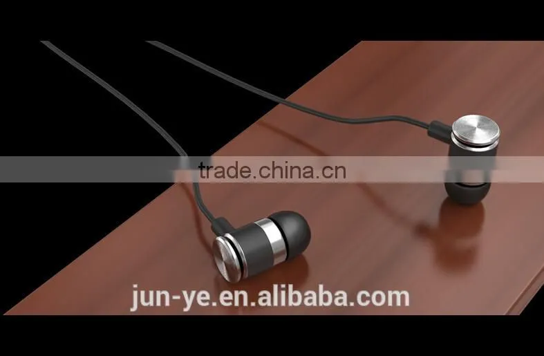 150312 In-Ear Bullet Shape Metal Earbuds