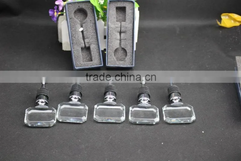 Factory directly sale best quality square cube crystal wine stopper for wedding gift