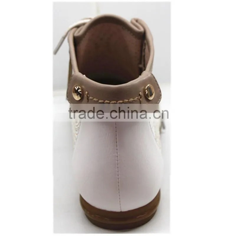 Women lace up casual shoes