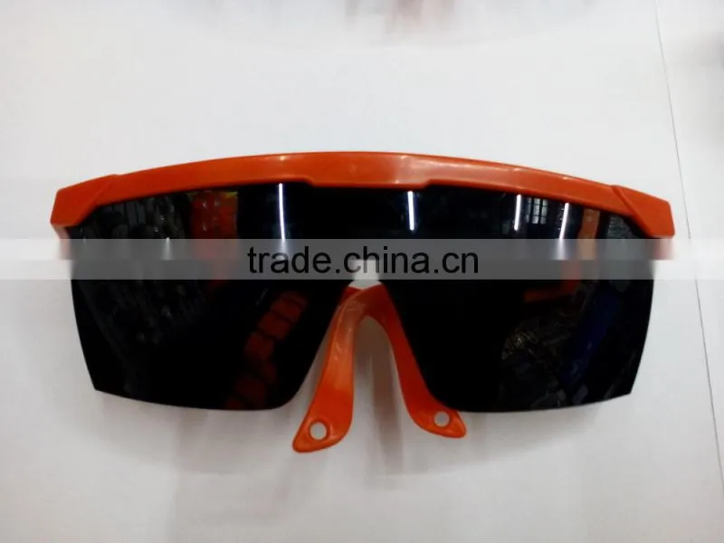 wokers safety glasess