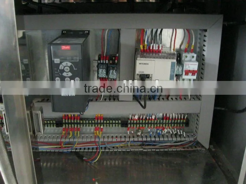 NP-TS automatic flat bottle label machine