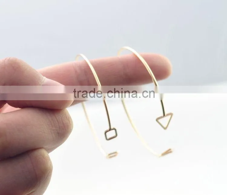 s>>>>Trendy Geometric Double Triangle Bangle Alloy Plated Gold Silver Design Opening Classic Bangles/