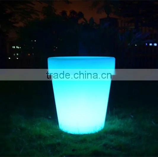 BSCI approval LED Flower pot outdoor large size plastic flower planter rustic flower pots& planters