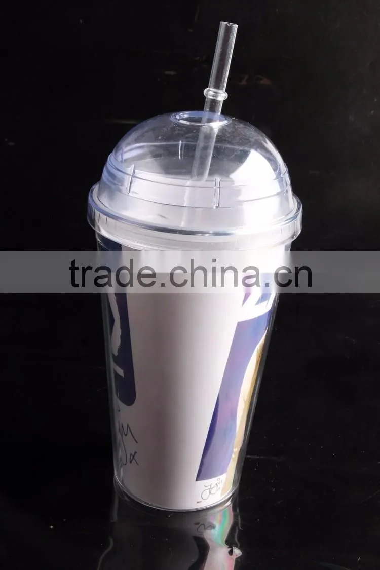 plastic tumblers with dome lids and straws