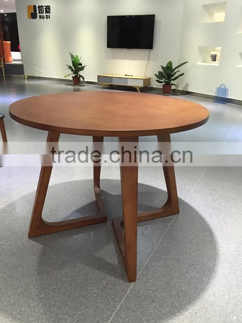 round Solid wood table