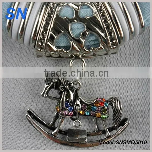 Latest fashion jewelry hobbyhorse pendant scarf, Charm Beautiful Scarf