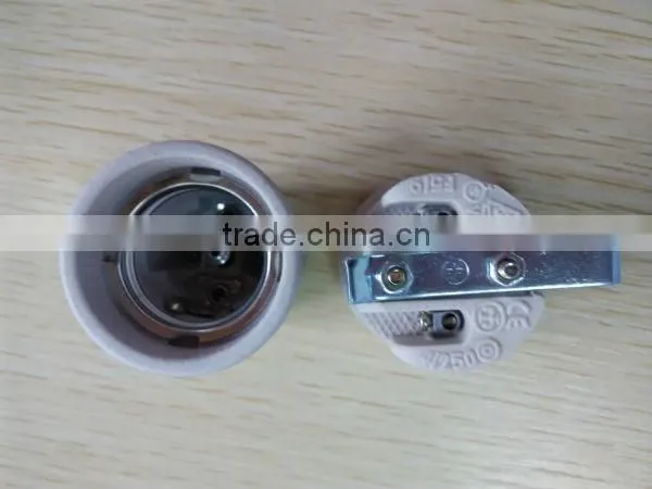 E27 Porcelain/Ceramic Lampholder F519 with Iron Bracket