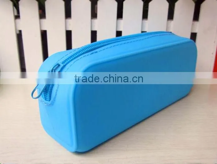 2014 new product Soft silicone pencil case with ribbon