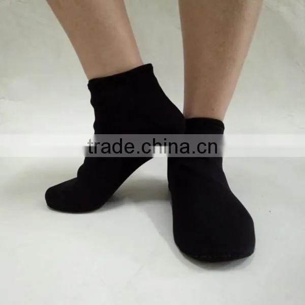 Durable and breathable waterproof neoprene socks