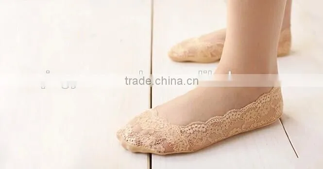 Wholesale Beautiful Ladies Invisible Socks With Lace