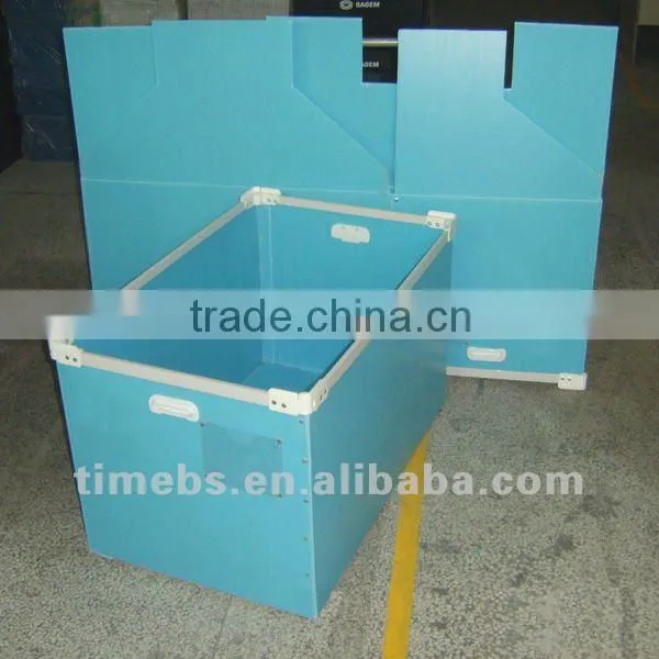 Corrugated plastic rectangular containers