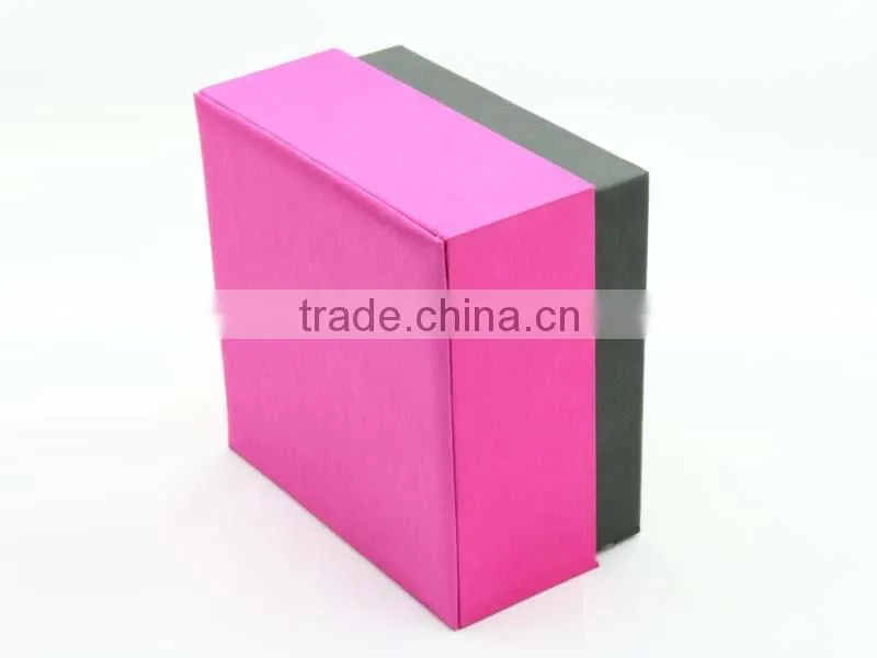 Luxury custom made pink Jewelry packing Box with satin pad