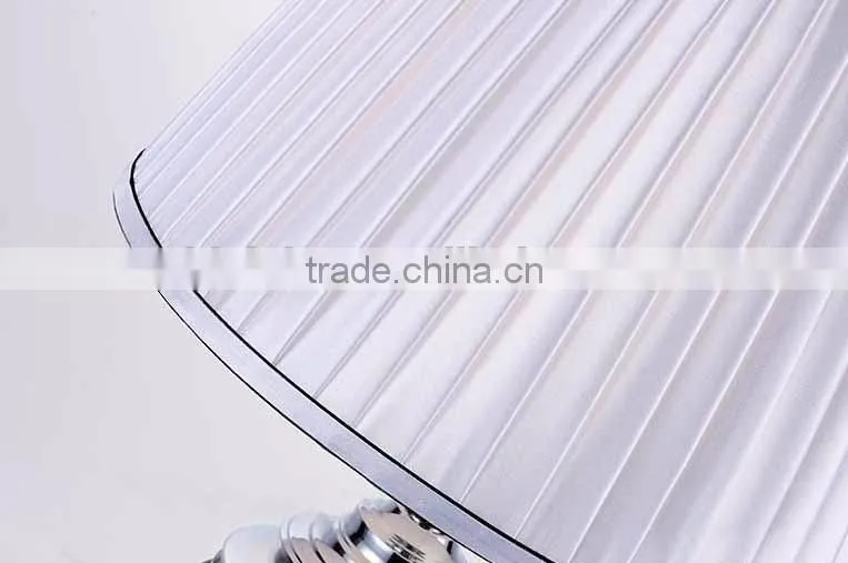 Diamond shape design glass carving crystal decoration table lamp
