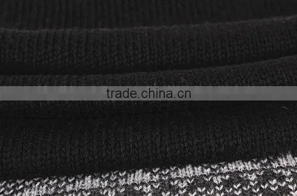 High quality fine wool scarf with snowflake pattern