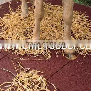 Horse stable mat with upright holes