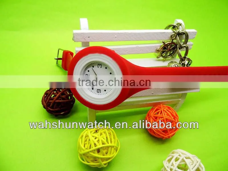 2013 custom made waterproof silicone promotional slim watch for ladies
