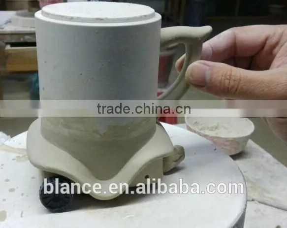 2015 creative car shape mug has wheel