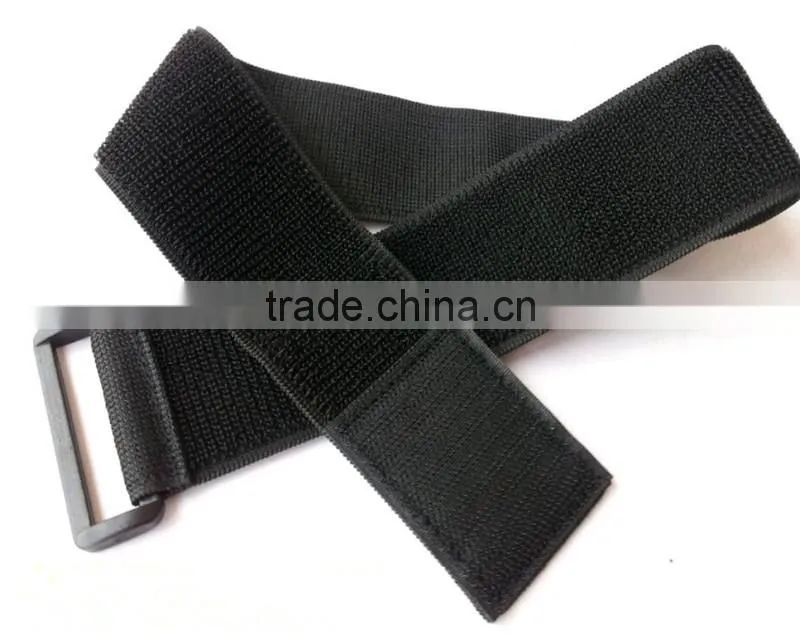 Elastic hook and loop strap with plastic buckle