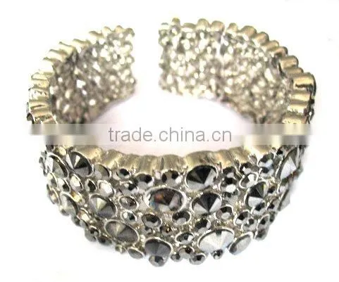 Fashion crystal bangle