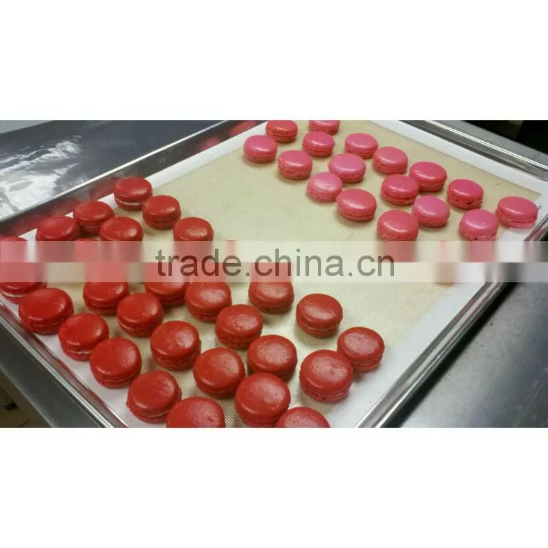Easy clean 26x29cm silicone macaron baking mat