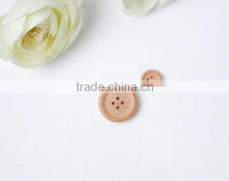 36L 4-holes natural wood coat button