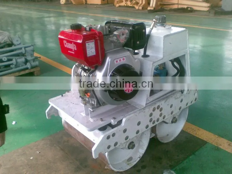 Small vibratory road roller,walking behaind road roller