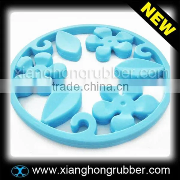 Latest design fashion heart shape silicone placemat and table mat