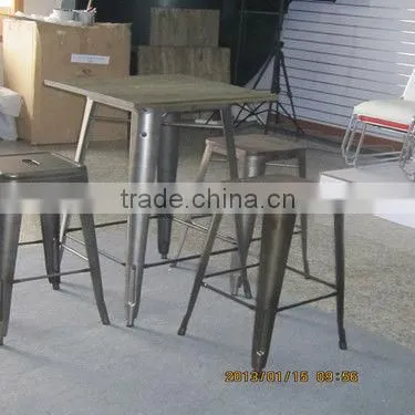 marais Powder Coating Red Table