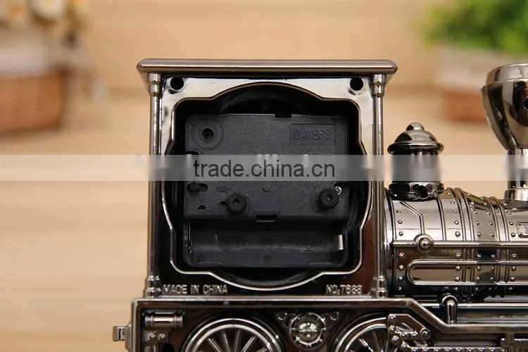 High Quality Train shape crystal small table clocks