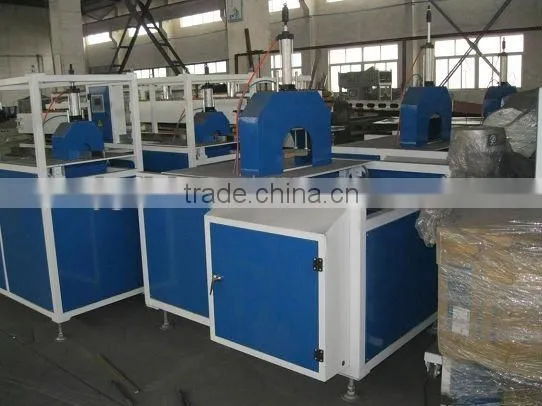 PVC Pipe Extruding Machine/Pipe Producing Line