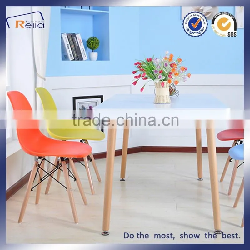 2016 New Design MDF White High Gloss Top Wood Legs Dining Table