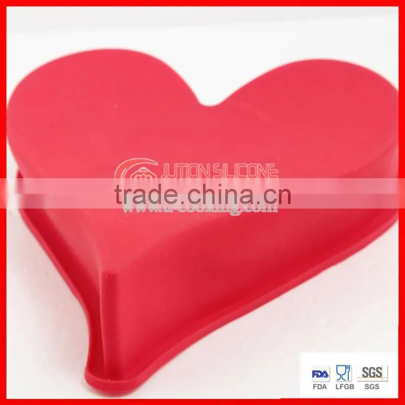 2013 nice design pliable silicone cake mold