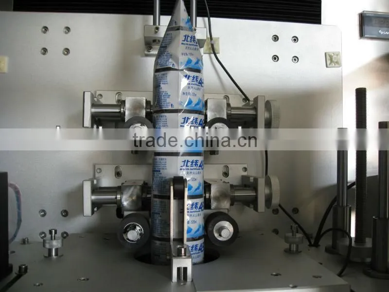 Full automatic label machine for glass bottle