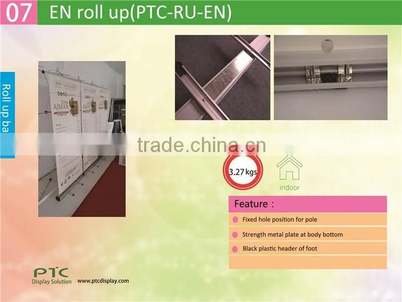 Retractable banner stand