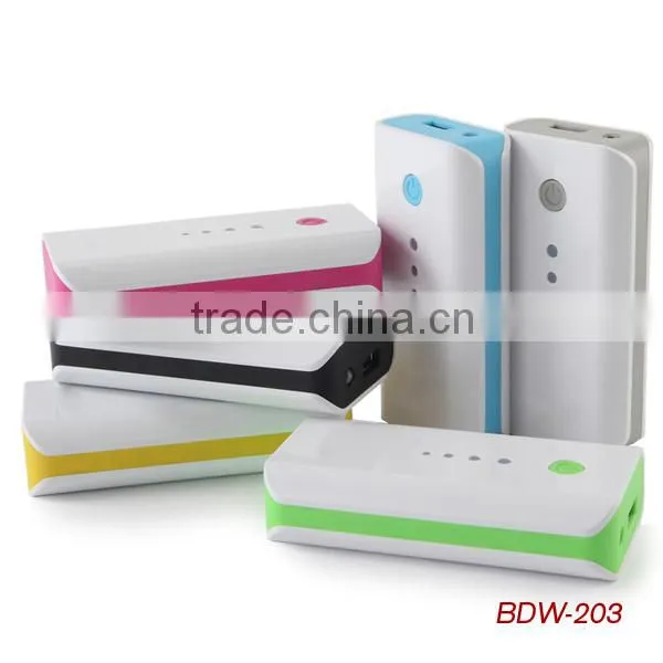 Universal Mini Power Bank 5600mAh with CE and ROHS Certification