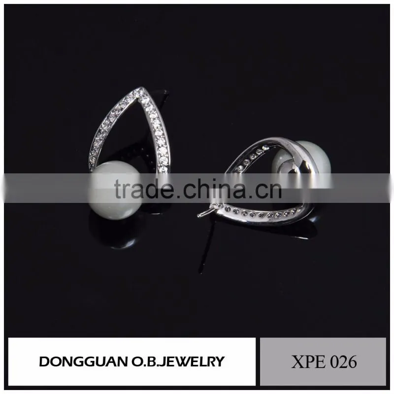 Jewelry Fashion Stud Pearl Earring for Women, Simple Designer Silver Earrings