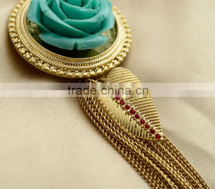 Red green black resin flower blossom pendant with alloy tassel necklace