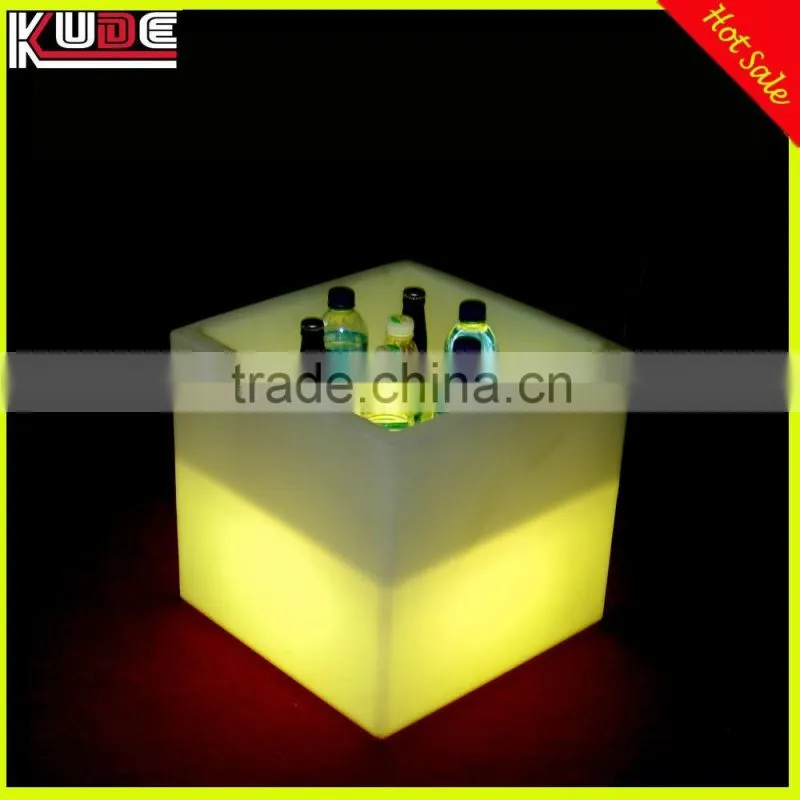 rechargeable light up plastic cube ice bucket with LED rgb lamp