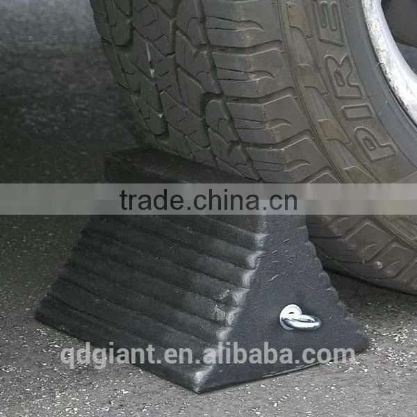 Molded rubber wheel chock 3.6KG
