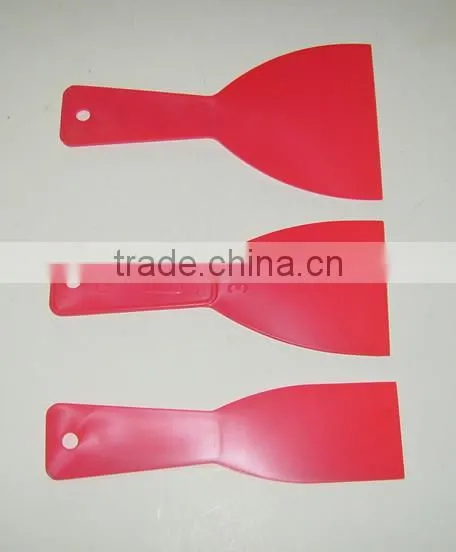 plastic putty scraper