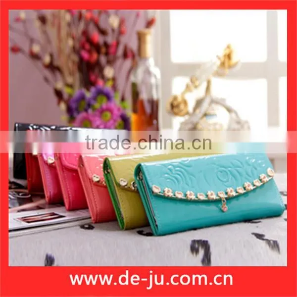 Custom Embossed Luxury Woman Zipped Wallet