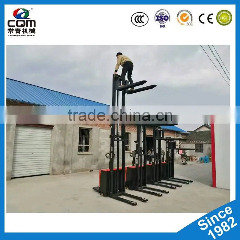 battery powered electric stacker forklift in warehouse/supermarket
