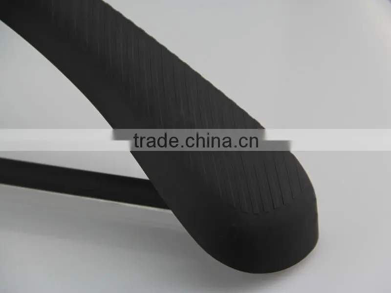 antislip luxury plastic rubber hanger with clips for suits