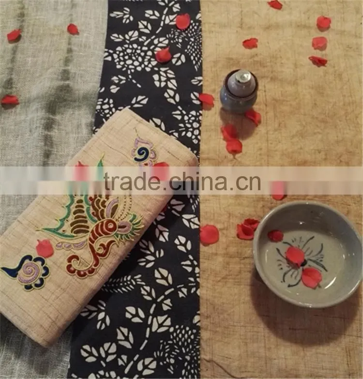 Ramie Fabric combined with horsetail-based embroidery Woman Wallet