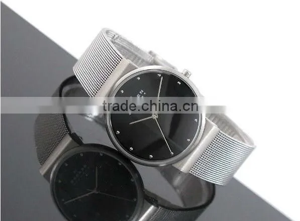 unisex alloy bullet band black watches with stainless steel back cover