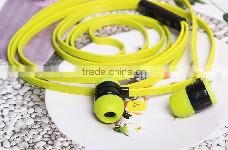 High quality sports style mobile phone custom made earphones flat cable headphones