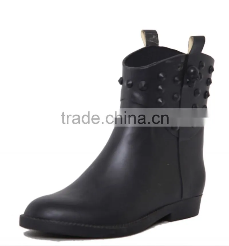 BLACK and PVC , diamond and glossy and safety and comfortable rain shoes