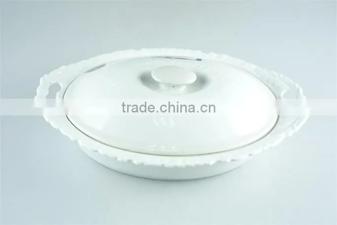 Ceramic casserole dish/ large casserole dish oval with lid lace edged design