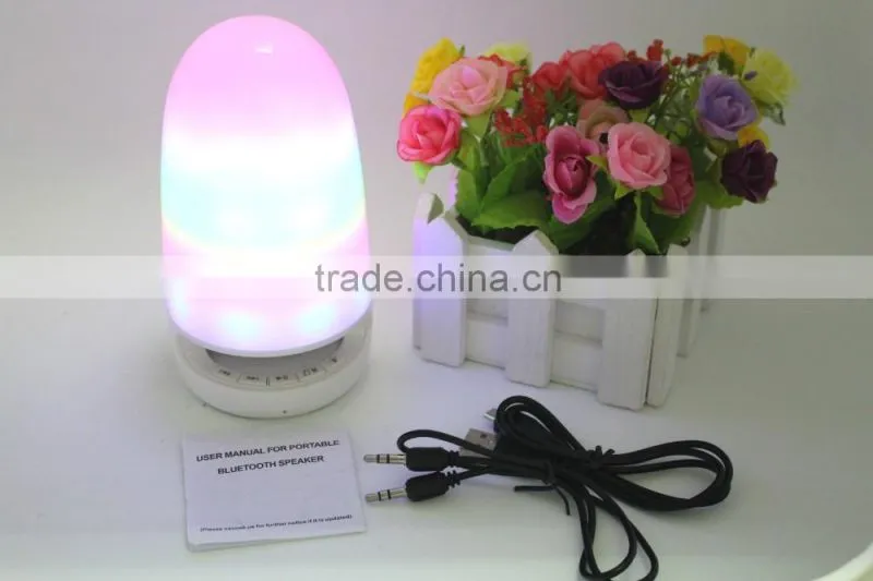 2016Innovative Fantasy Colorful LED Lamp MIC Wireless Bluetooth 4.0 Speaker Speakerphone Built -in Lithium Battery