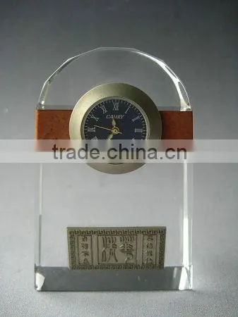 2016 Elegant and beautiful design crystal clock